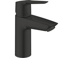 <p>Laat GROHE QuickFix Start een verschil maken voor je badkamer met vernieuwde looks en verfijnde prestaties.</p> <p>Deze GROHE QuickFix Start S-formaat kraan in een opvallende en stijlvolle mat zwarte afwerking heeft een slank, eigentijds profiel en een verhoogde uitloop voor meer gebruikscomfort. De push-open pop-up waste kan met een lichte druk van je vingertop worden geopend en gesloten. Binnenin de kraan biedt de GROHE SilkMove Energy Saving keramische cartouche een duurzame en nauwkeurige volume- en temperatuurregeling via de stevige metalen hendel. Ook voorkomt de cartouche energieverspilling, omdat er alleen koud water stroomt wanneer de hendel in de middelste stand staat. GROHE Water Saving-technologie vermindert je waterverbruik tot 5,7 l/min zonder in te leveren op kwaliteit. Geïsoleerde interne waterwegen zorgen ervoor dat het water in de kraan lood- en nikkelvrij is. Deze badkamerkraan is afgewerkt met de schitterende en duurzame GROHE Long-Life Shine coating en blijft er een leven lang onberispelijk uitzien. Surprisingly easy: ontworpen voor eengatinstallatie en met de GROHE QuickTool, QuickGuide en QuickVideo via QR-code is de kraan in een handomdraai gemonteerd. </p> <p>Verleng je garantie van vijf naar zes jaar door je GROHE QuickFix Start te registreren!</p>