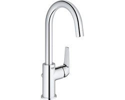 De GROHE Start Flow wastafelkraan combineert een vloeiende, eigentijdse stijl met comfortabele functies en een hoge betaalbaarheid – een aanwinst voor elke badkamer. Je haar wassen boven de wastafel is geen enkel probleem met deze eengreeps wastafelkraan met hoge draaibare uitloop. Binnenin zorgt de GROHE LongLife keramische cartouche voor een soepele, betrouwbare regeling van volume en temperatuur. De GROHE WaterSaving technologie beperkt je waterverbruik tot 5,7 l/min, maar zorgt toch voor een goede waterstraal. De handige pop-up waste wordt bediend met een klein staafje aan de achterkant van de kraan. En dankzij het Easy Installation System met flexibele aansluitslangen is de installatie snel en moeiteloos. Deze badkamerkraan is afgewerkt met het schitterende maar duurzame GROHE Long-Life chroom en blijft er jarenlang onberispelijk uitzien.GROHE Start Flow kranen zijn ontworpen om naadloos aan te sluiten bij GROHE Bau Ceramics en Bau Accessoires voor een volledige esthetische harmonie. Kijk op perfect-match.grohe.com om je te helpen de perfecte combinatie voor jouw badkamer te kiezen.