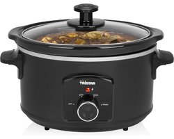 <p>Lijkt het je heerlijk om bij thuiskomst niet meer aan de slag te hoeven met potten en pannen, maar direct kan genieten van een warme maaltijd? Het is mogelijk dankzij de Tristar VS-3915 Slowcooker. Gerechten worden heel langzaam gegaard waardoor vlees sappig blijft en voedingsstoffen bewaard blijven. Maak je leven makkelijker</p> <p><strong>Gezond eten met meer smaak</strong><br />Doordat de Slowcooker gerechten op een lage temperatuur bereidt, blijven alle voedingsstoffen beter bewaard. Voeg alle ingrediënten voor een heerlijke stoofschotel of soep toe en laat de slowcooker het werk doen. Ideaal als je graag gezond eet, maar niet veel tijd hebt om te koken.</p> <p><strong>Voor jezelf of je hele familie</strong><br />Dankzij de ruime keramische binnenpan van 3.5 liter maak je genoeg hachee of pulled pork voor vier personen, maar ook kleinere hoeveelheden zijn geen probleem. De Tristar Slowcooker heeft twee verwarmingsstanden zodat je binnen 3 uur een stoofschotel kan opdienen of juist gerechten 10 uur kan laten sudderen. Met de warmhoudfunctie houd je bovendien alles heerlijk warm zodat je kan eten wanneer het jou uitkomt.</p> <p><strong>Makkelijk schoon te maken</strong><br />De Tristar Slowcooker heeft een keramische binnenpan die je in zijn geheel kan uitnemen om je eten te serveren en daarna makkelijk kan afspoelen. De roestvrijstalen behuizing heeft alleen een lichte vochtige doek nodig om schoon te worden.</p> <p><strong>Wat vind je in de doos:</strong><br />Tristar Slowcooker, uitneembare keramische binnenpan, handleiding</p> <p><strong>Redenen om voor de Tristar VS-3915 Slowcooker te kiezen:</strong></p> <ul> <li>Bereid gezonde en makkelijke gerechten voor je gezin zonder er omkijken naar te hebben</li> <li>Voedingsstoffen blijven beter bewaard en vlees blijft heerlijk sappig dankzij de langzame garing</li> <li>Ruime, keramische binnenpan met een inhoud van 3.5 liter voor maximaal vier personen</li> <li>Makkelijk warmhoudfunctie om je gerecht vers en op temperatuur te houden</li> <li>Veilig dankzij de oververhittingsbeveiliging en antislipvoetjes</li> <li>PFAS vrije binnenpan</li> </ul>