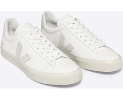 <br /> Model: VEJA CAMPO CHROMEFREE LEATHER <br /> MPN: CP0502429A <br /> <br /> MAAT: EU 39 US 8 <br /> <br /> Geslacht: Dames <br /> <br /> Kleur: Wit (bekijk de fotos) <br /> Materiaal: Leer <br /> <br /> Adviesprijs: 159,95 euro <br /> <br /> Echtheid: 100% originele VEJA ! <br />